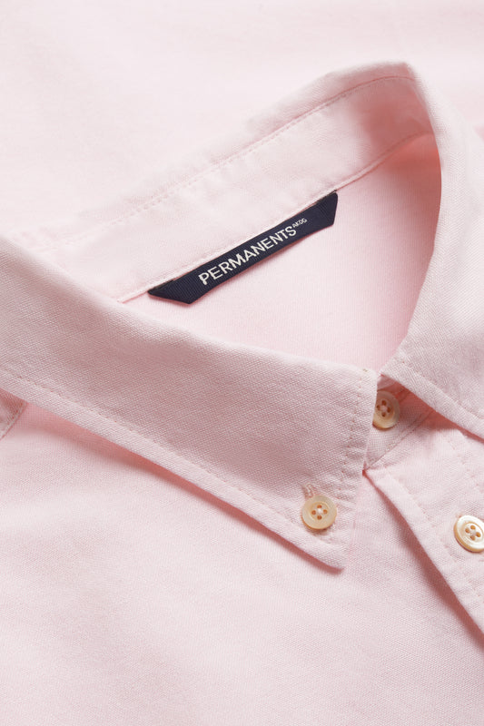 Unisex long-sleeved shirt, organic cotton, rose, with pearl buttons and button-down collar.