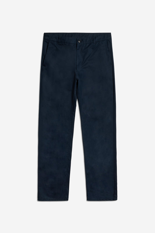 Men's pants, long-pants, organic cotton twill, washed navy, with flat front and side pockets.