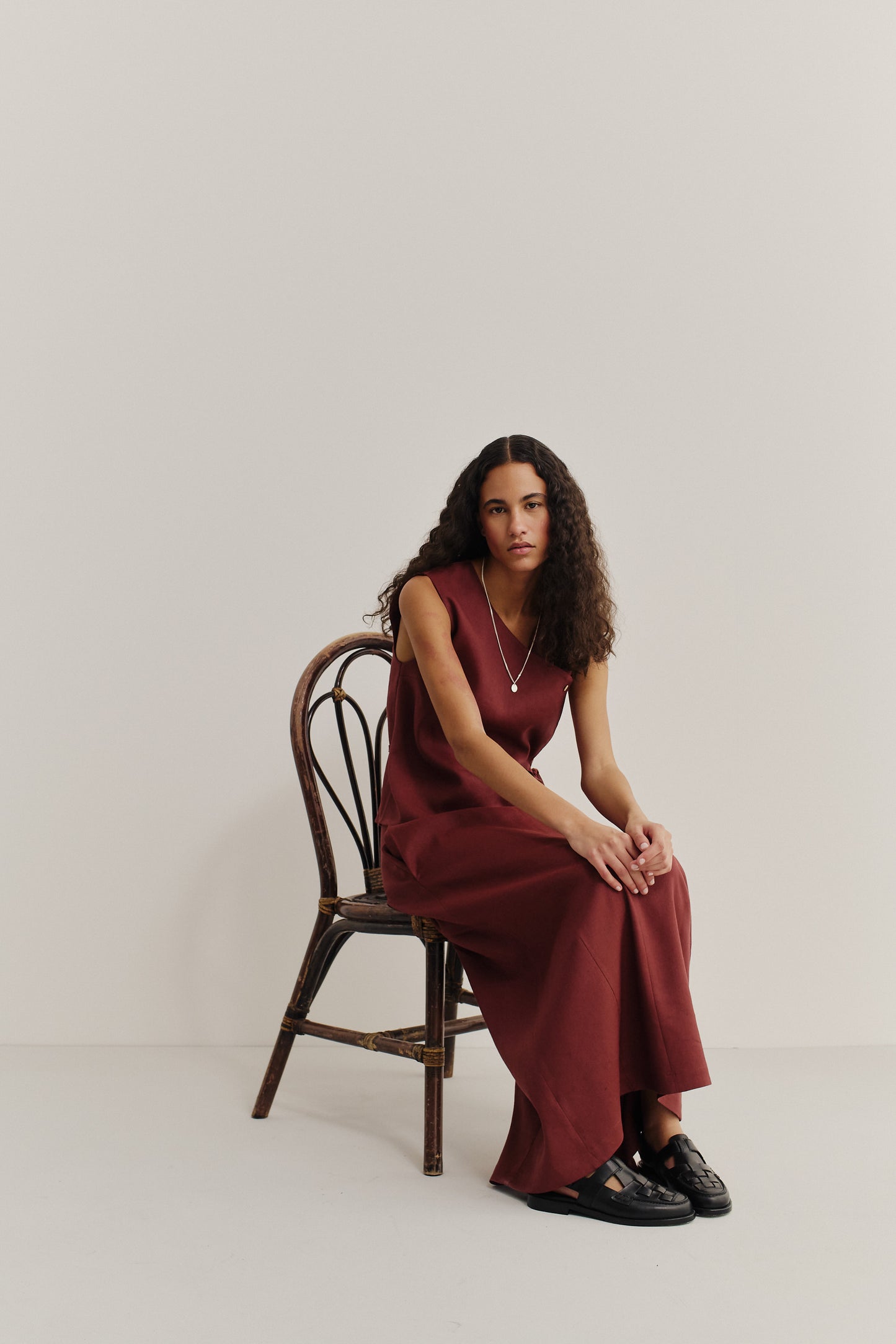 Women's dress, sleeveless midi-length, linen-virgin wool-mohair blend, o-shaped silhouette, terracotta.