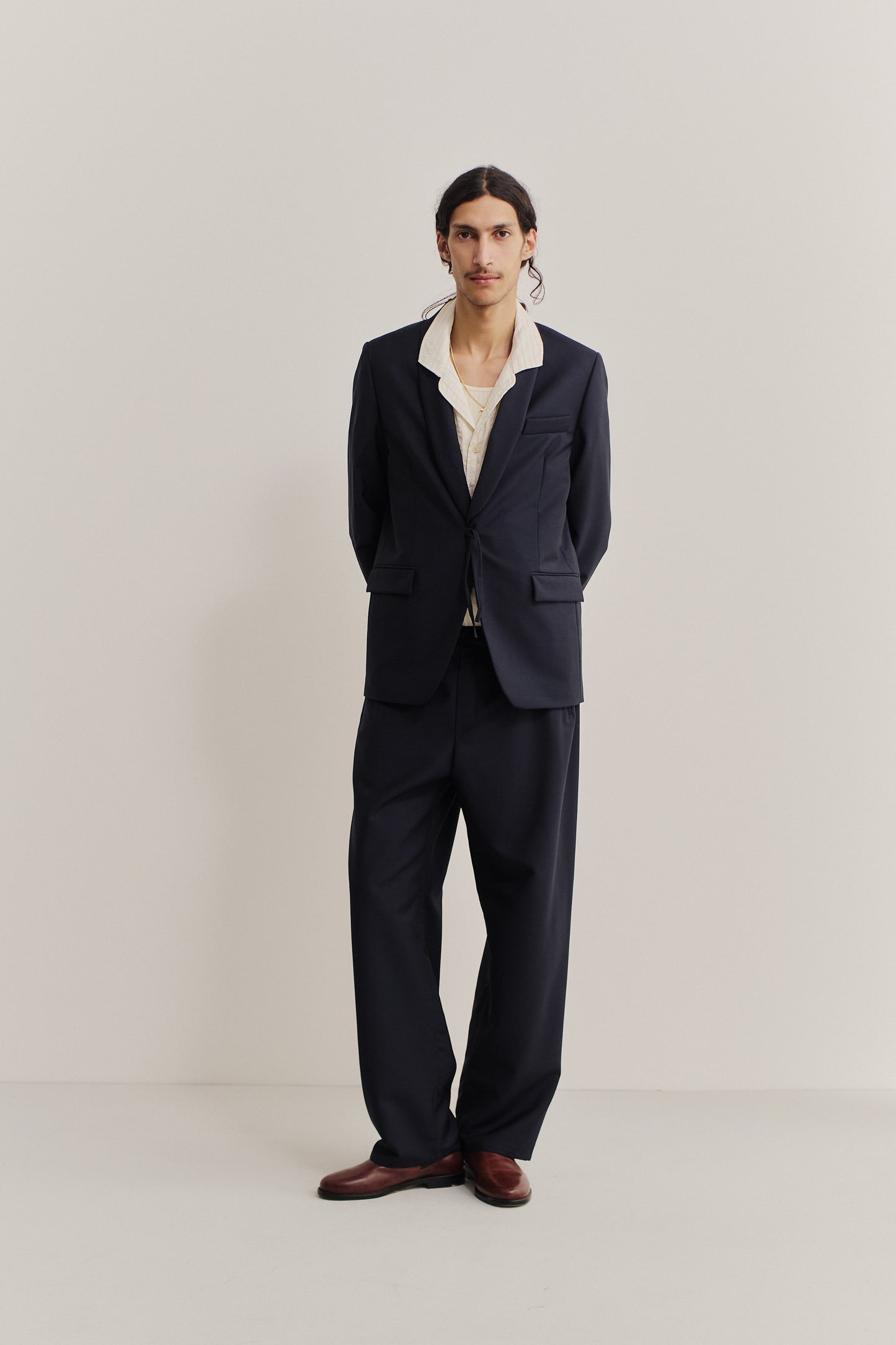 Men's tailoring, Shinji Blazer and trousers, virgin wool, dark navy, shawl collar, kimono cord closure.