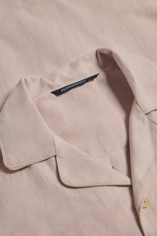 Women's long-sleeved shirt, 100% Belgian linen, apple blossom, with piped trim and mother-of-pearl buttons.