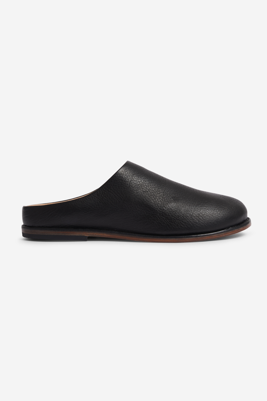 Unisex accessories slippers, 100% cow leather, black, handmade, clean silhouette.
