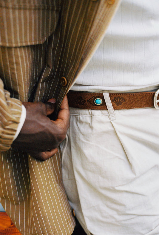 Men's accessories, Kanua Belt, brown nubuck leather, engraved pattern, turquoise stone detail.