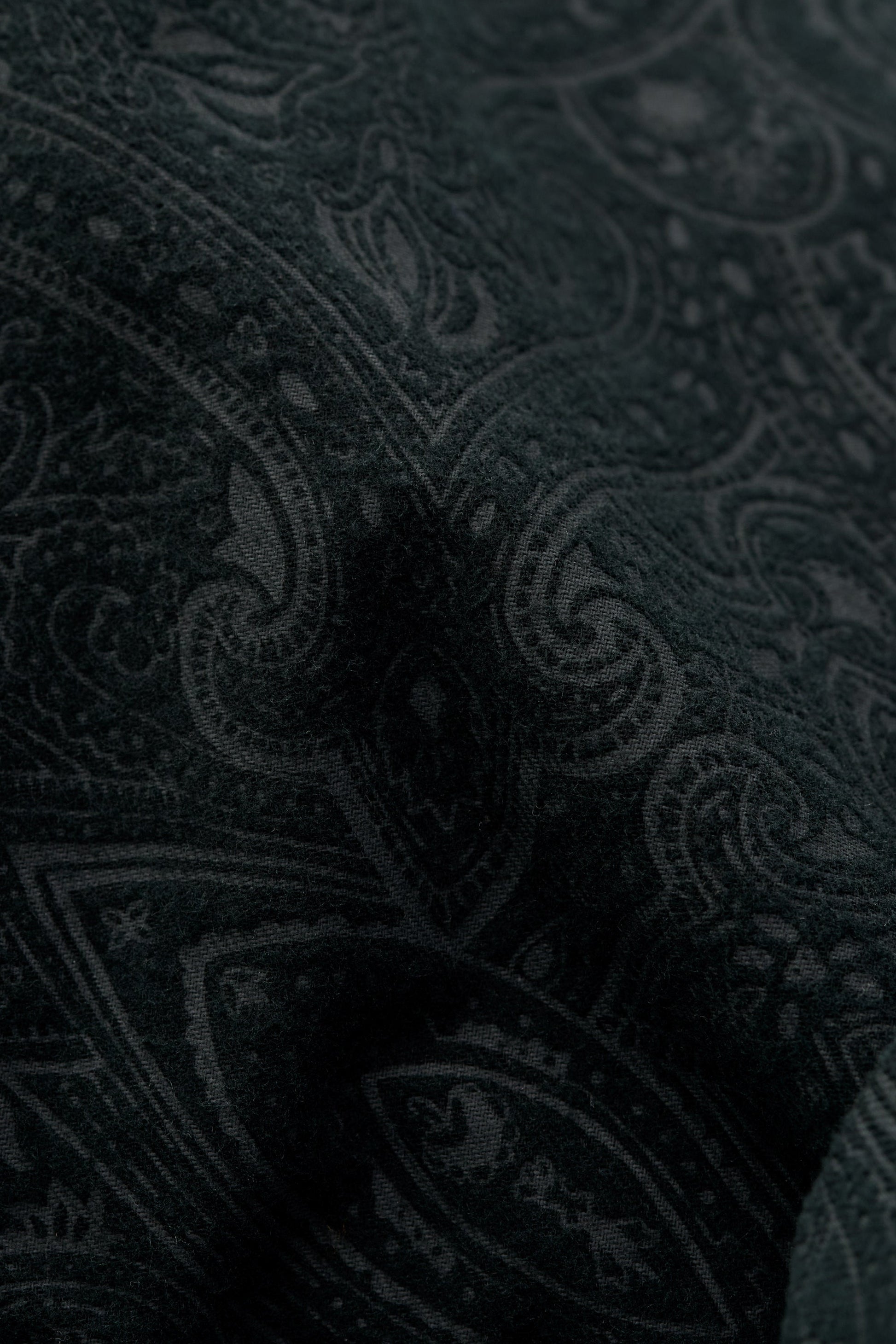 Gusto Shirt Washed Black Ornament