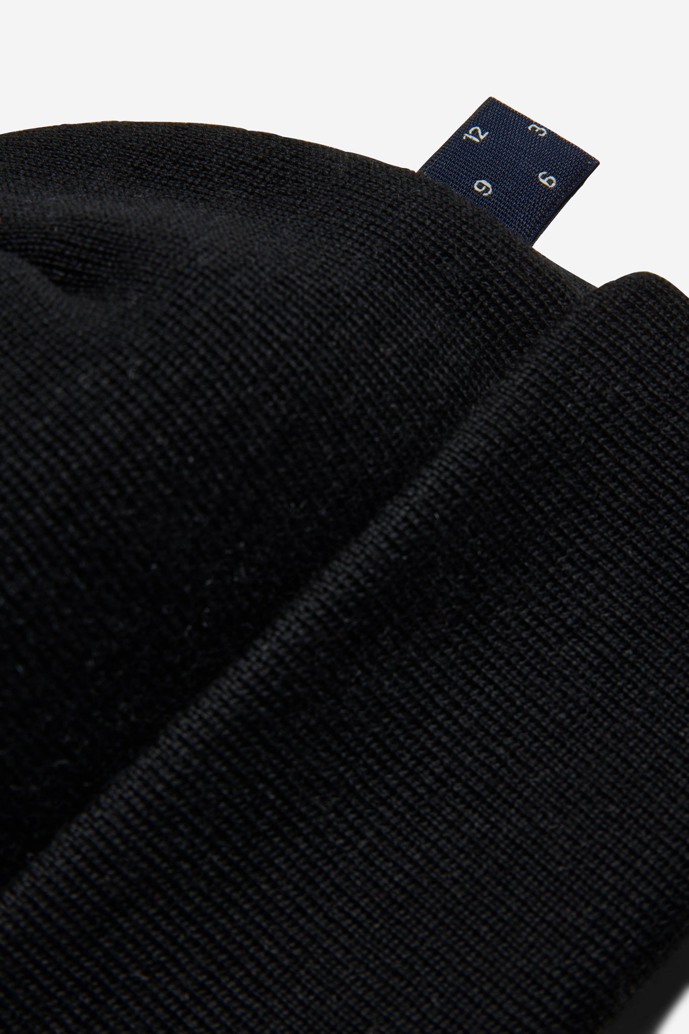 Unisex accessories beanie, 100% mulesing-free merino wool, black.
