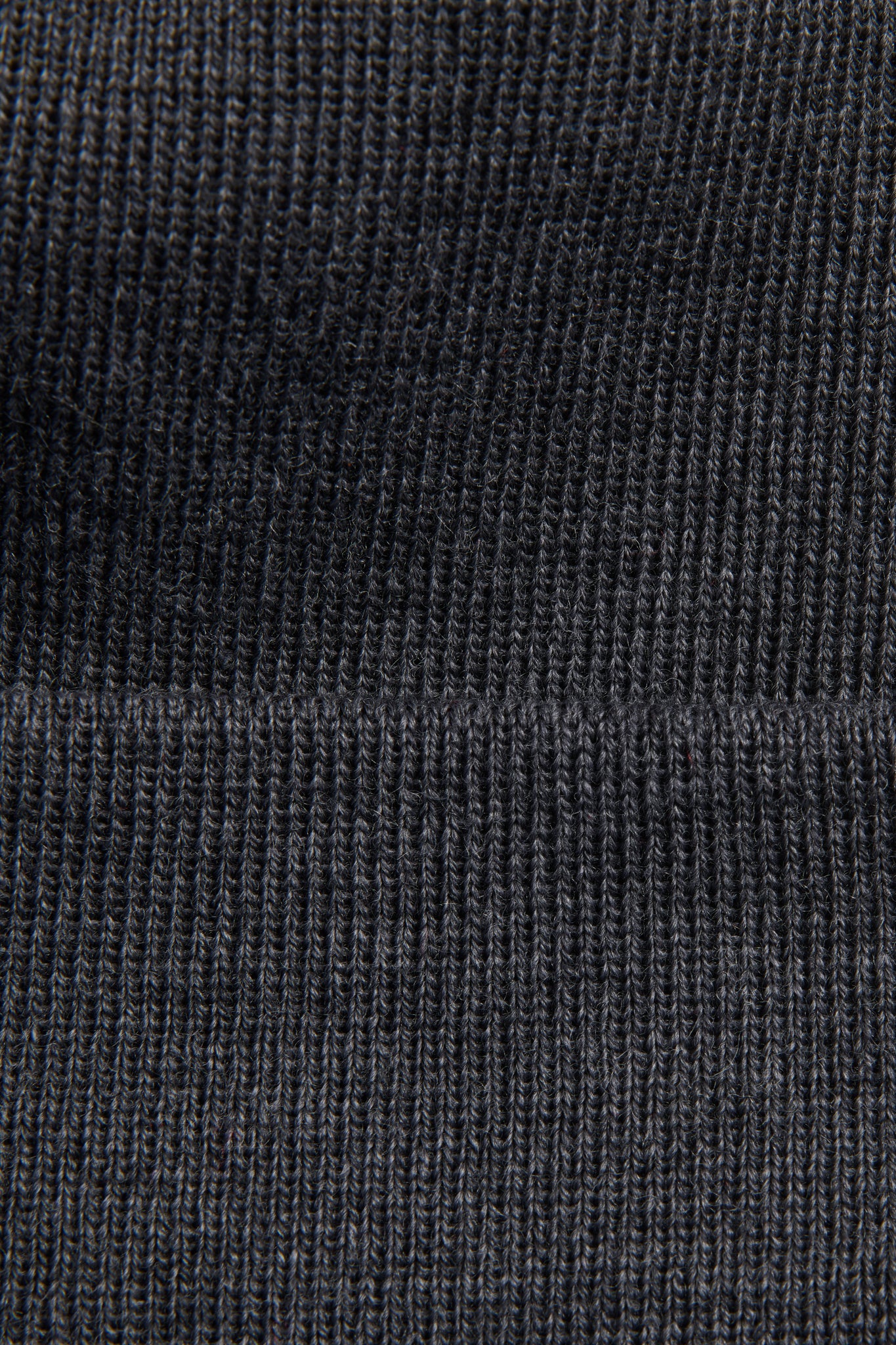 Unisex accessories beanie, 100% mulesing-free merino wool, dark grey ribbed knit.