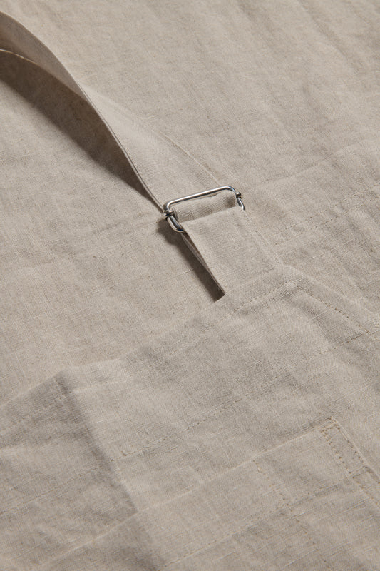 Unisex accessories apron, flax Belgian linen, with an adjustable neck strap and three patch pockets.