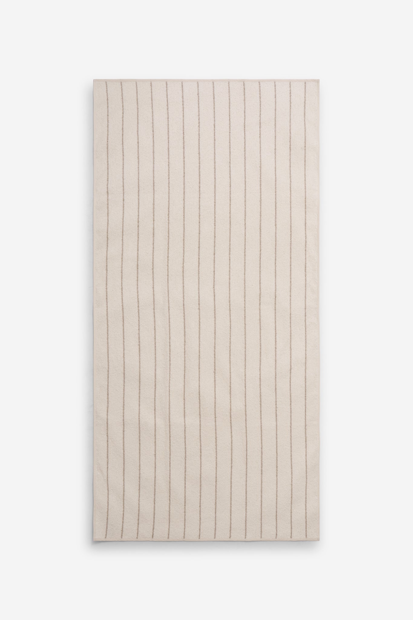 Accessories towel linen mix fine flax stripe, 80x160cm, with subtle vertical stripes.