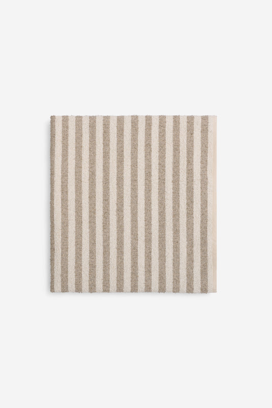 Linen towel, wide flax stripe, 68% linen 32% cotton, 80x160cm, with gentle exfoliating properties.