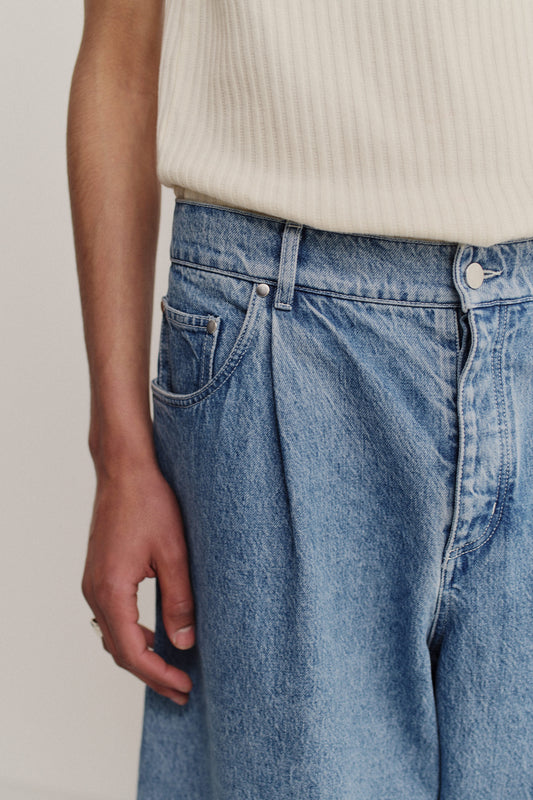Men's long-pants, Duma Pleated Denim, cotton mix, stone washed, light blue, wide fit with pleated detail.