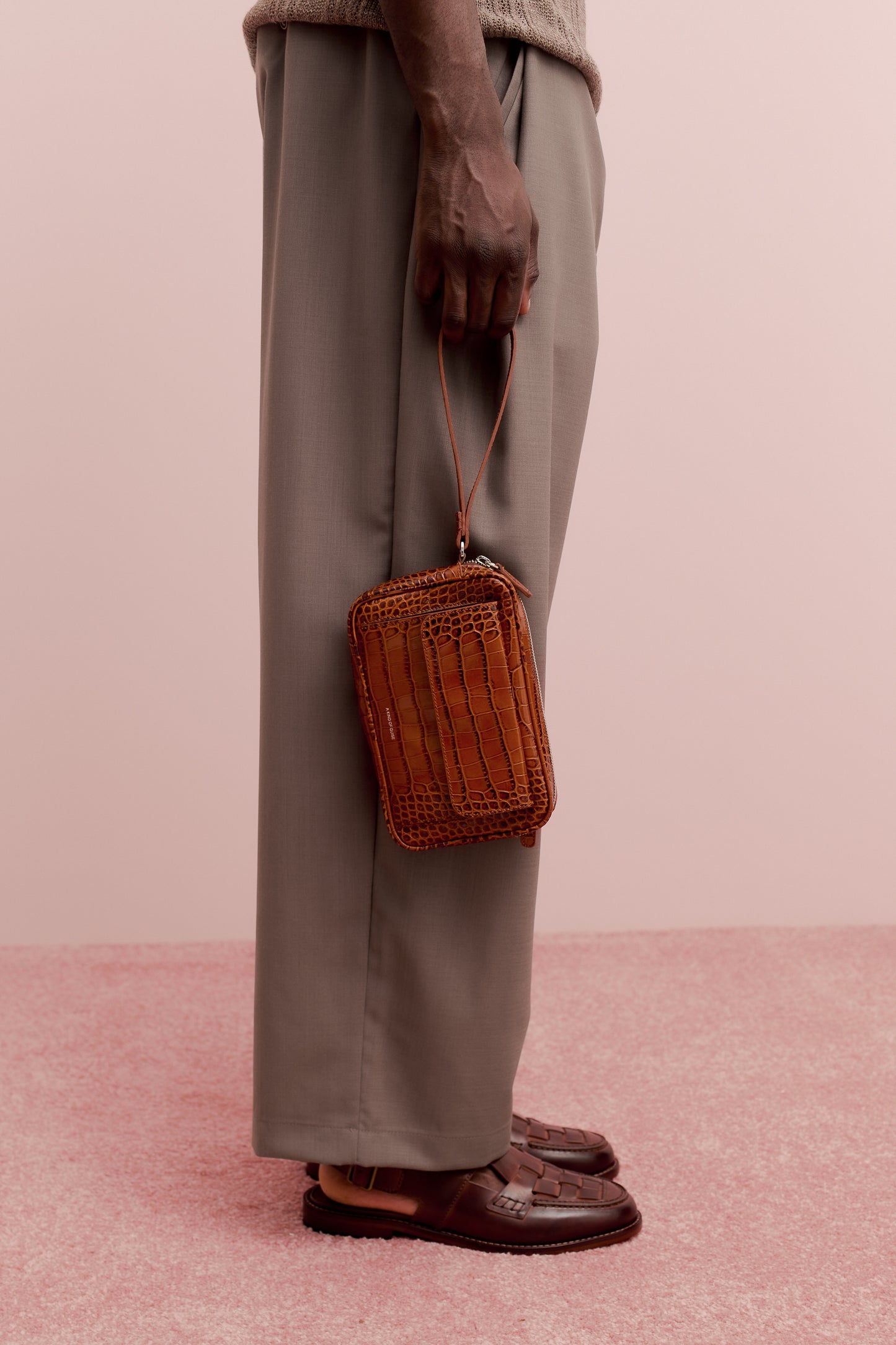 LEATHER POUCH