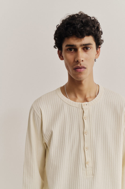 Men's jersey long-sleeved shirt, off-white cotton mix with rib structure and pointelle detailing, button placket.