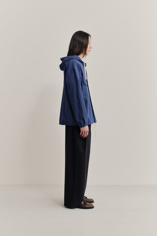 Men's outerwear jacket, cotton-linen seersucker, blue pinstriped, light, regular-fitted with overcut shoulders.