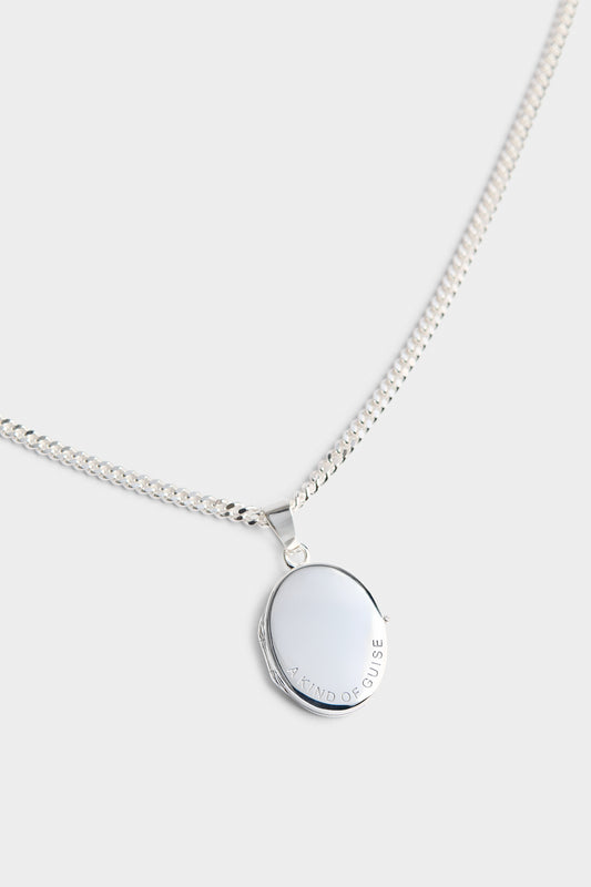 MEDALLION NECKLACE
