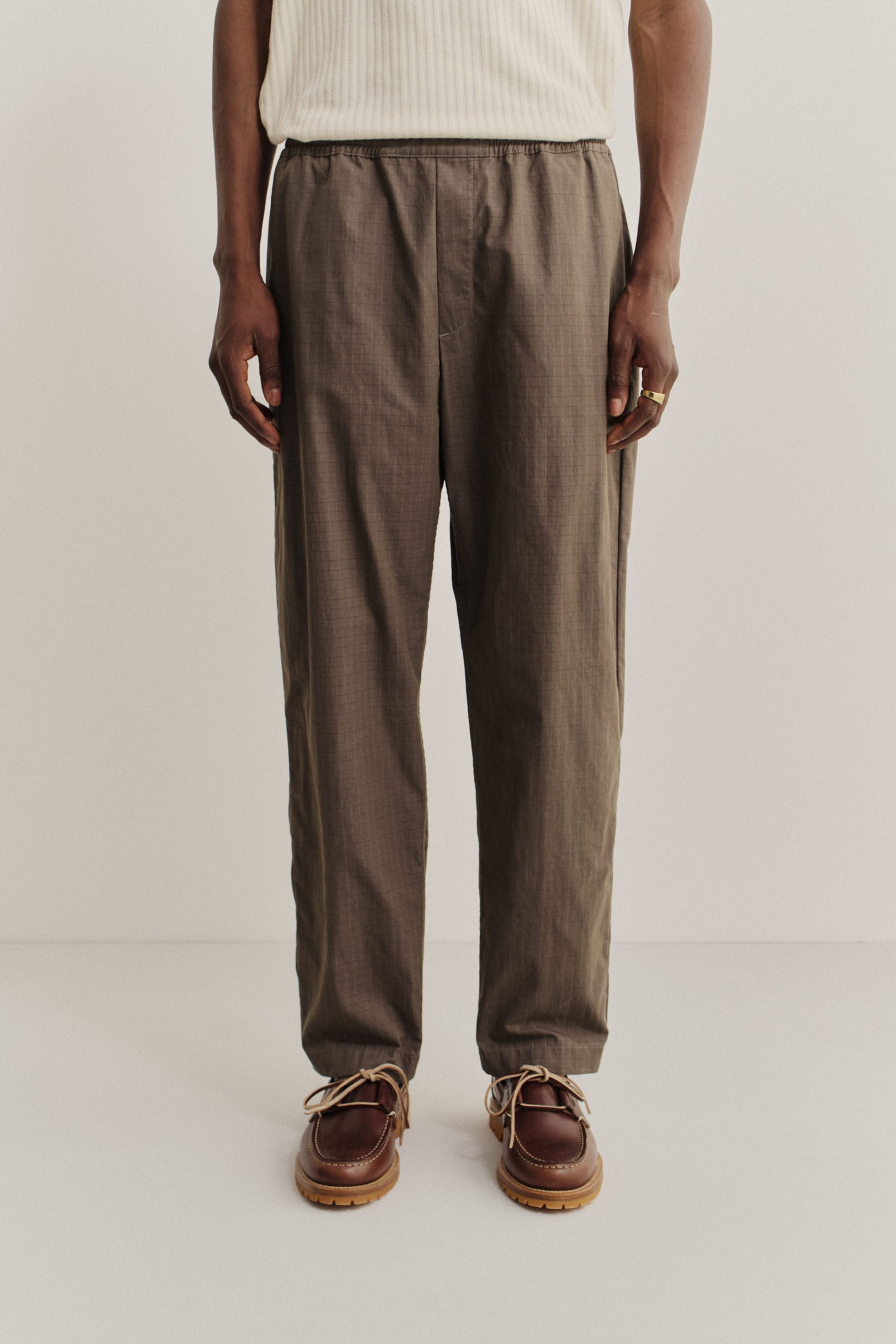 Men's long pants, cotton blend ripstop, brown, relaxed fit, elastic waist, cropped leg.