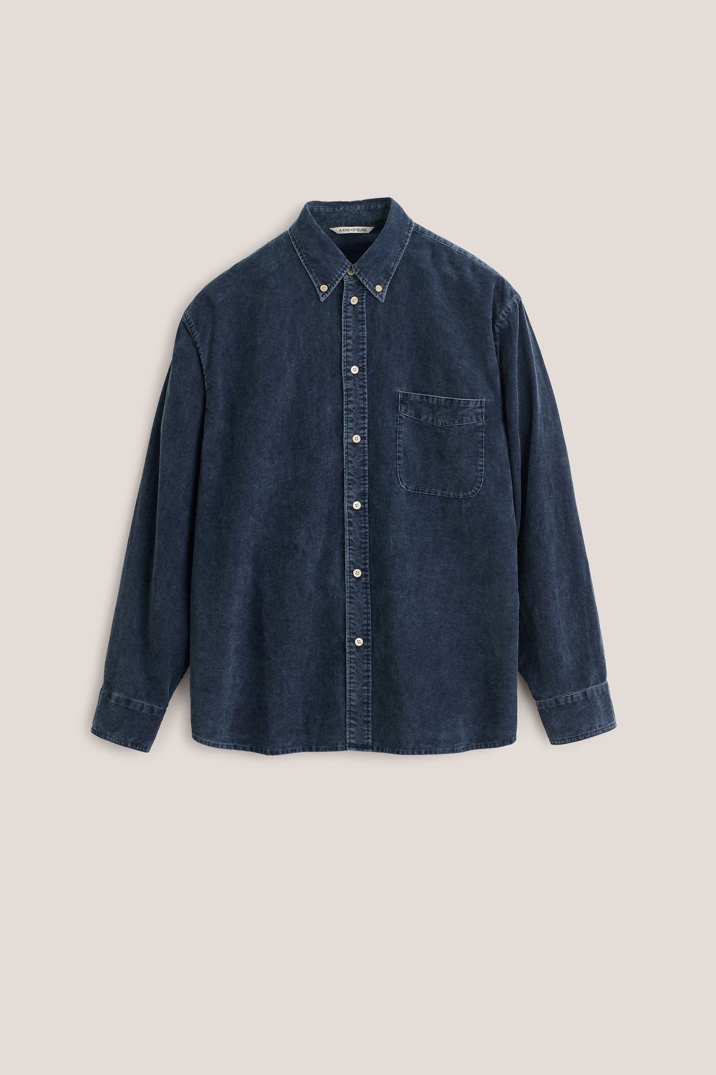 Men's long-sleeved shirt, 100% cotton light corduroy, garment washed navy, oversized with patch pocket.