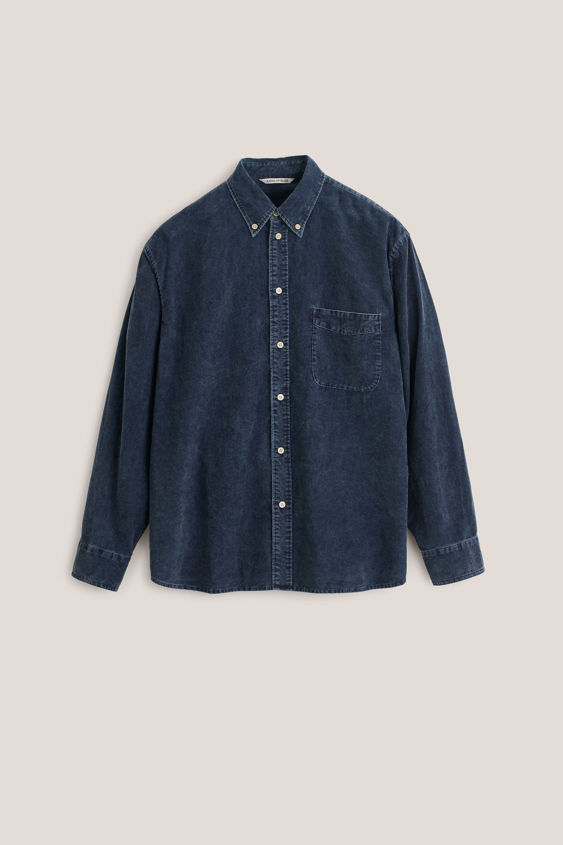 Men's long-sleeved shirt, 100% cotton light corduroy, garment washed navy, oversized with patch pocket.