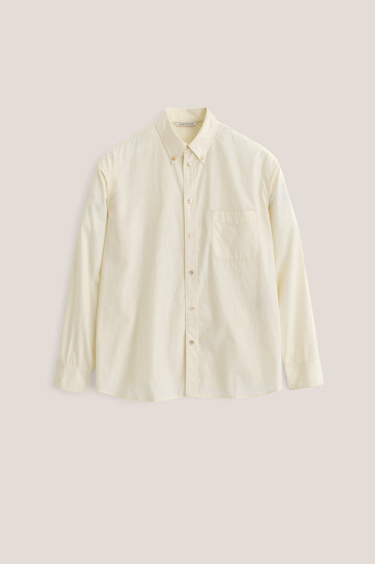 Men's long-sleeved shirt, organic cotton, garment washed, cream, with patch pocket and curved hem.