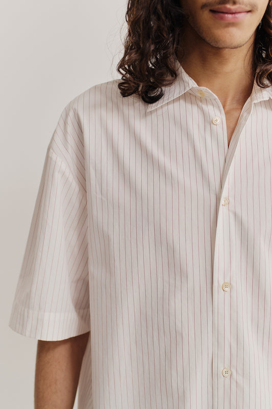 Men's short-sleeved shirt, 100% cotton, off-white with delicate burgundy pinstripes, boxy fit.