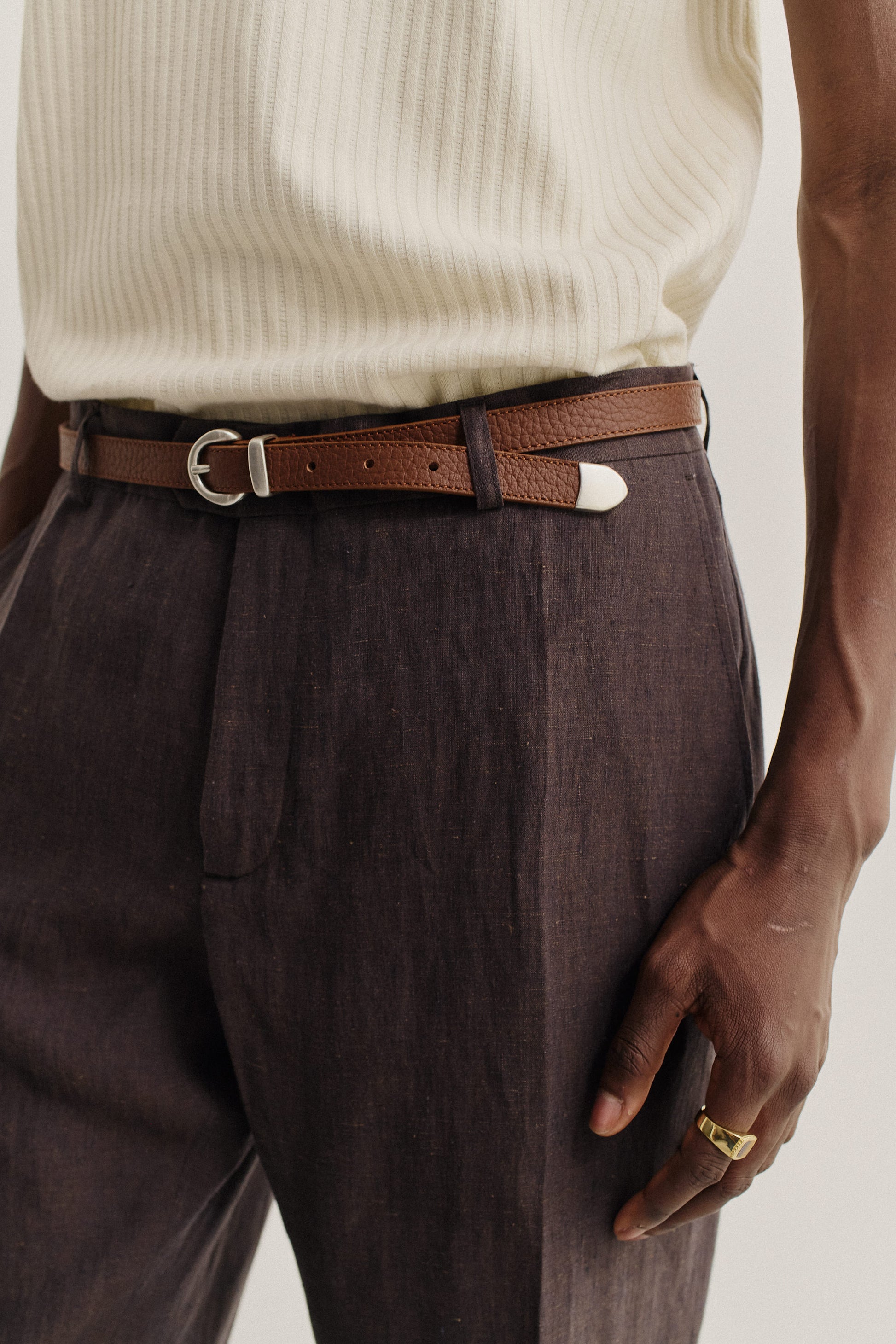 Men's accessories belt, grainy calf leather, brown, with silver buckle.