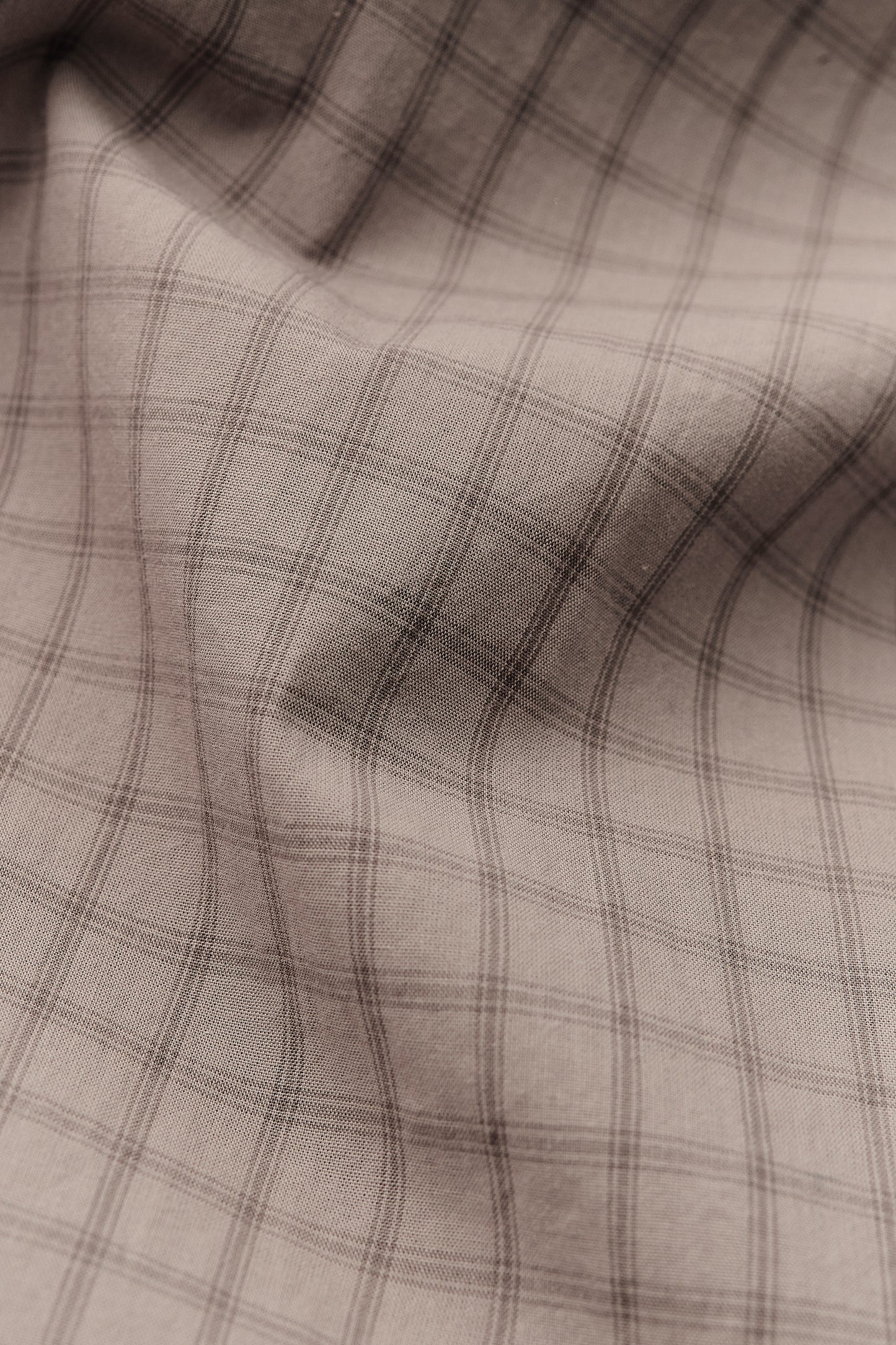 Men's long-sleeved shirt, 100% organic cotton, Japanese woven light grey squared check pattern.