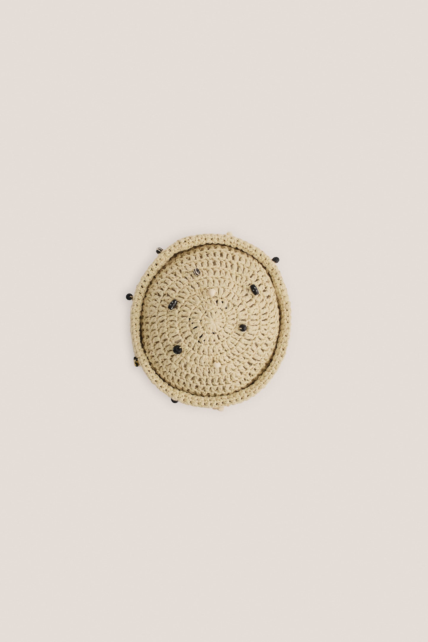 Women's accessories, Luo Crochet Cap, viscose-linen-cotton blend, natural beige, decorated with mussels and wooden beads.