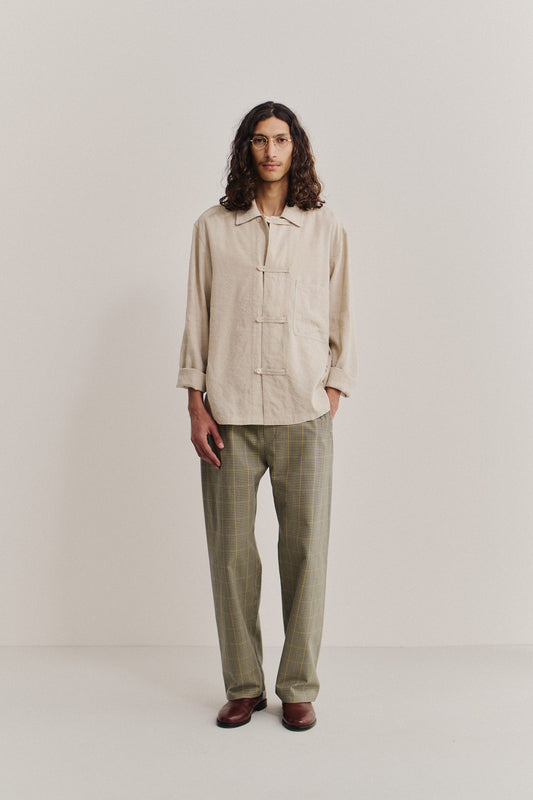 Men's long-sleeved overshirt, linen-silk blend, undyed, natural beige, with front patch pocket and button fastening.