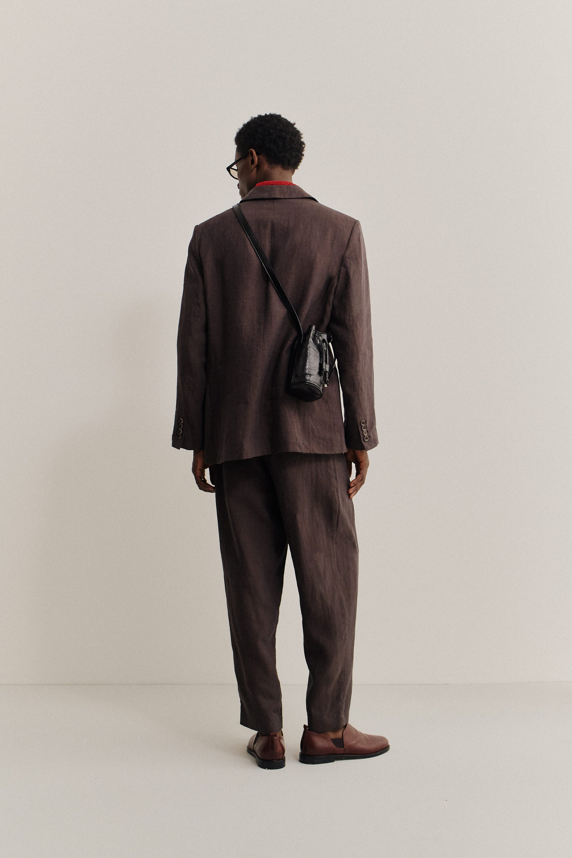 Men's accessories, Ndogo Bag, 100% lwg-certified calf leather, smooth surface, black, mini round bucket bag.