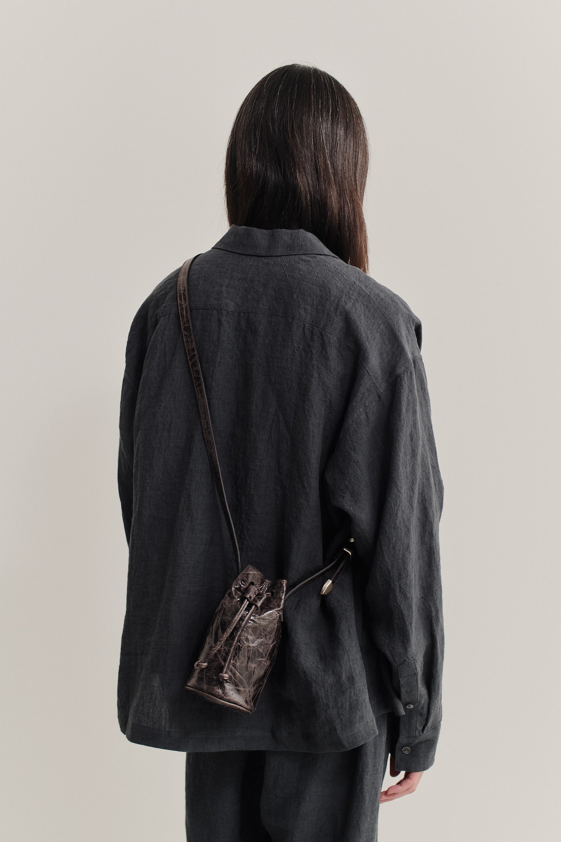 Women's accessories, mini round bucket bag, 100% lwg-certified calf leather, dark brown, crossbody wear.