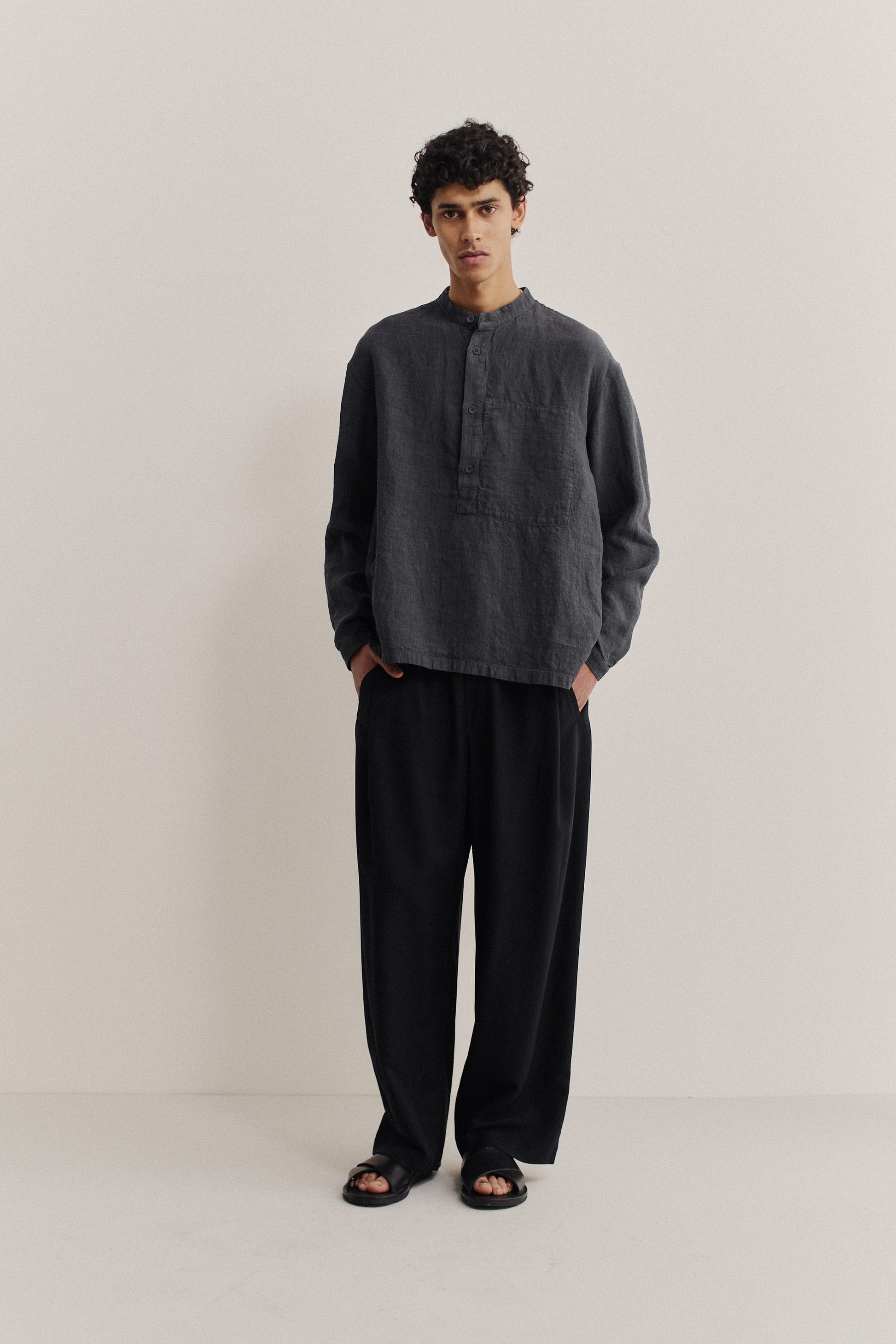 Men's long-sleeved shirt, 100% linen, vintage-like texture, coal linen, oversized fit, stand-up collar.