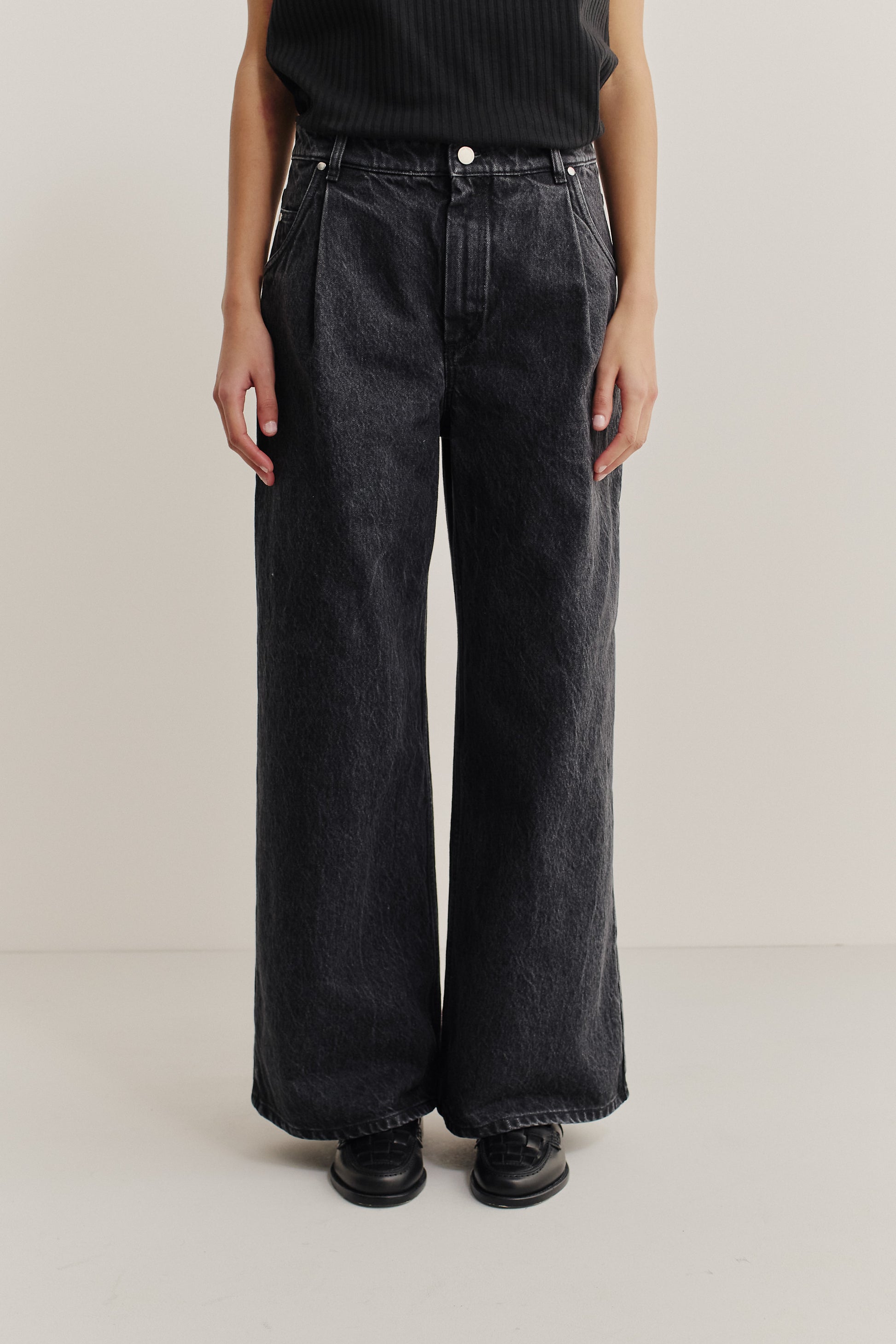 Women's long pants, organic cotton denim, stone washed, dark grey, pleated, wide leg.