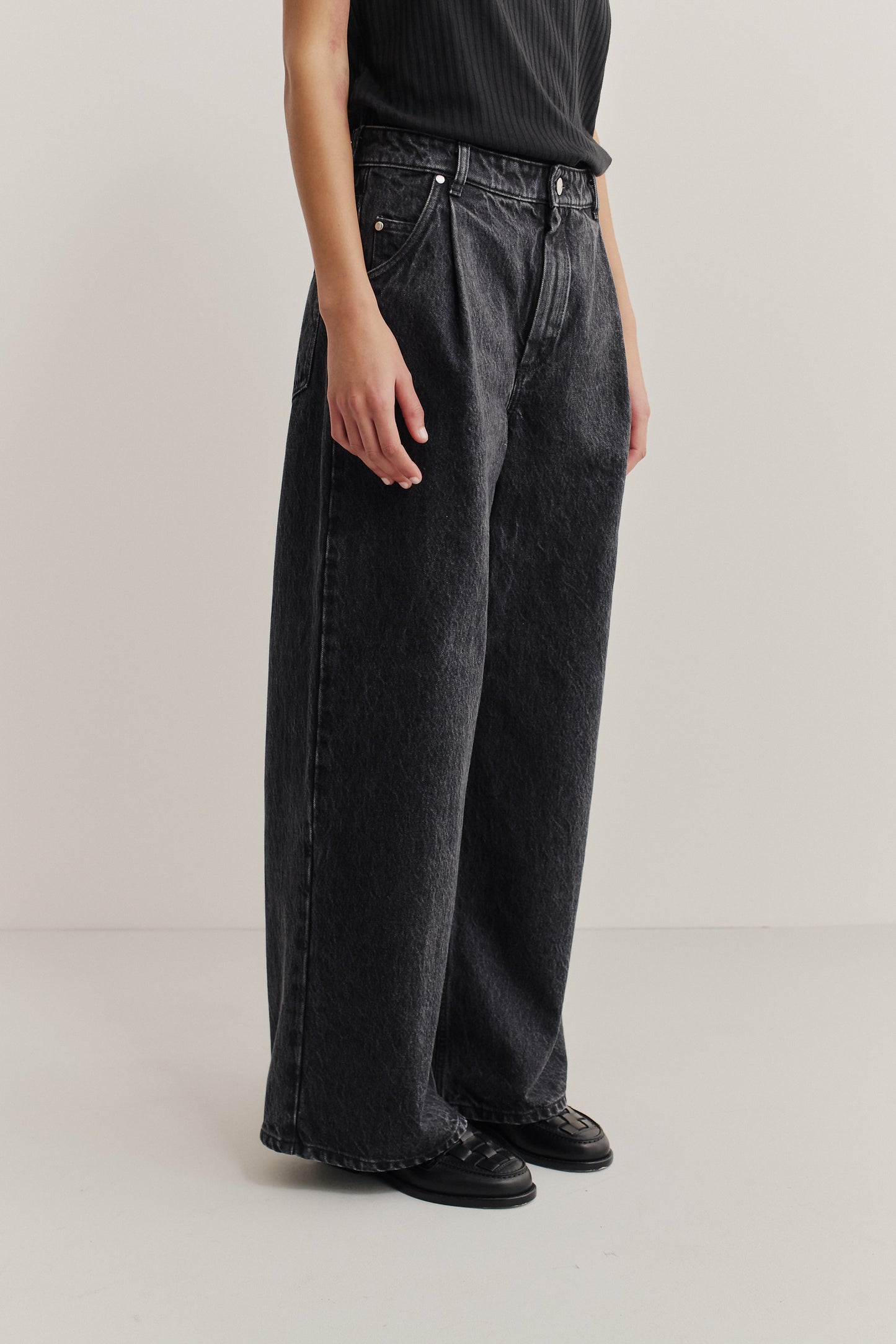 Women's long pants, organic cotton denim, stone washed, dark grey, pleated, wide leg.