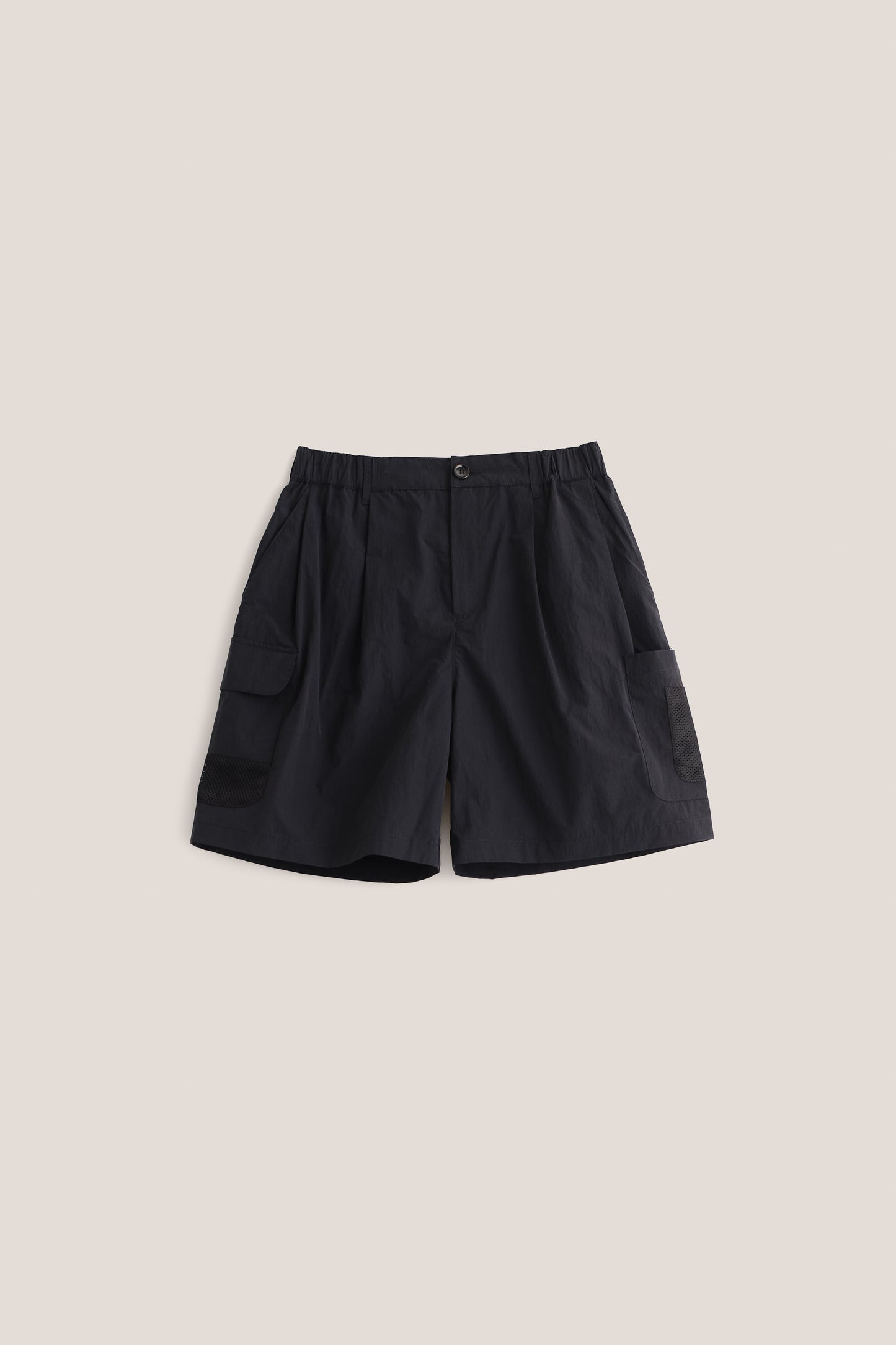 Men's shorts, recycled nylon cotton blend, water-repellent, black, with patch pockets and mesh details.