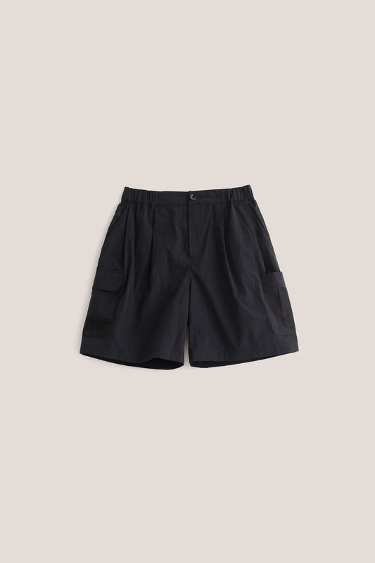 Men's shorts, recycled nylon cotton blend, water-repellent, black, with patch pockets and mesh details.