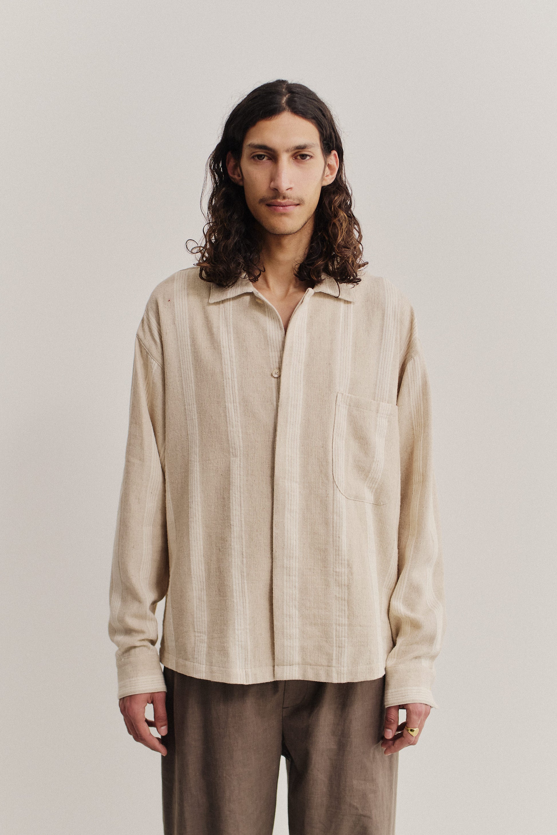 Men's long-sleeved shirt, recycled cotton-linen blend, herringbone with off-white stripes, soft brown.
