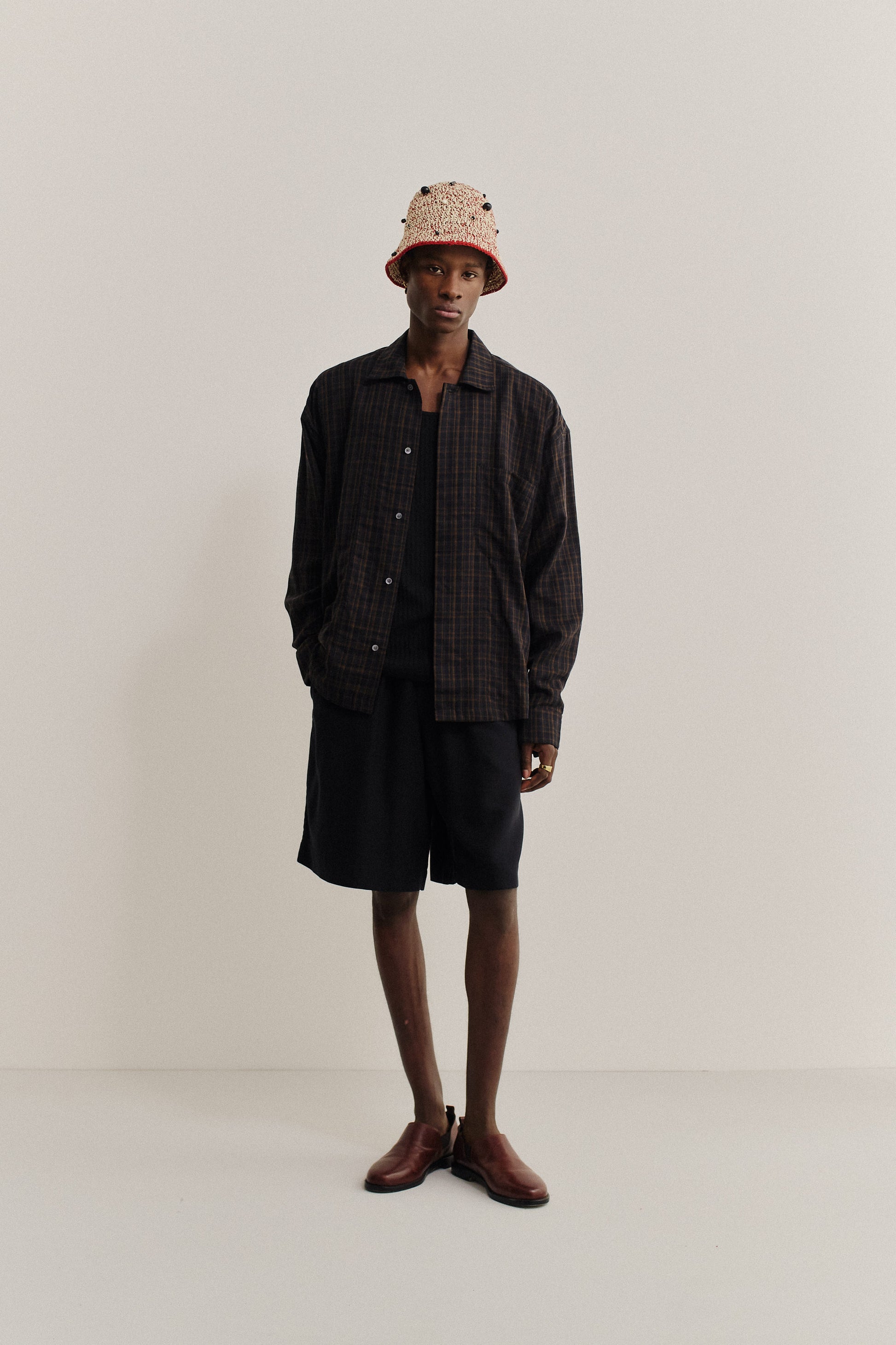 Men's long-sleeved shirt, cotton-lyocell double gauze, dark-toned check, wide fit.