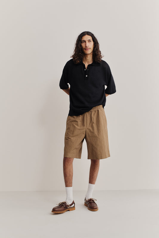 Men's shorts, cotton-linen seersucker, pinstriped brown, wide leg, elastic waist.