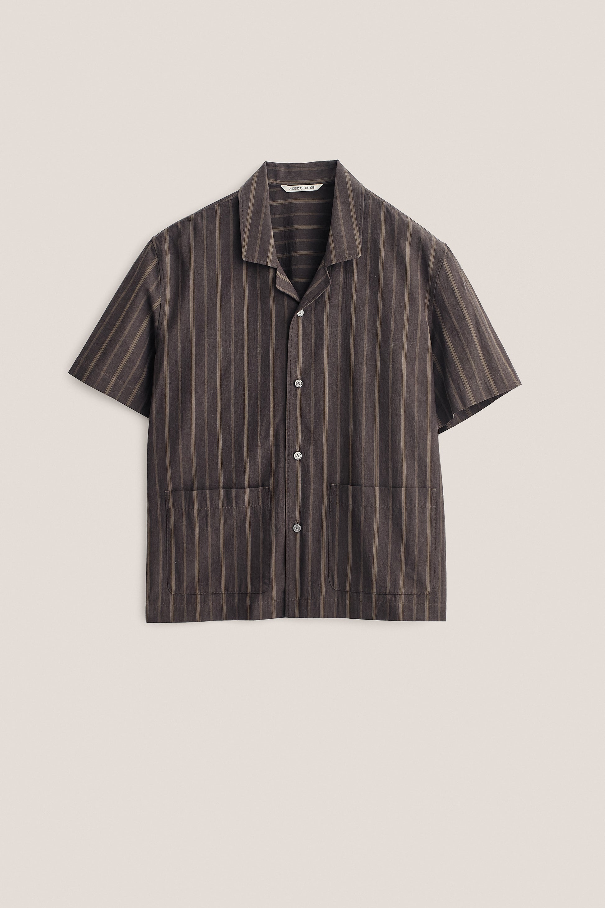 Men's short-sleeved shirt, 100% organic cotton, yarn-dyed dark brown with beige and brown stripes, rounded spread collar, double patch pockets.