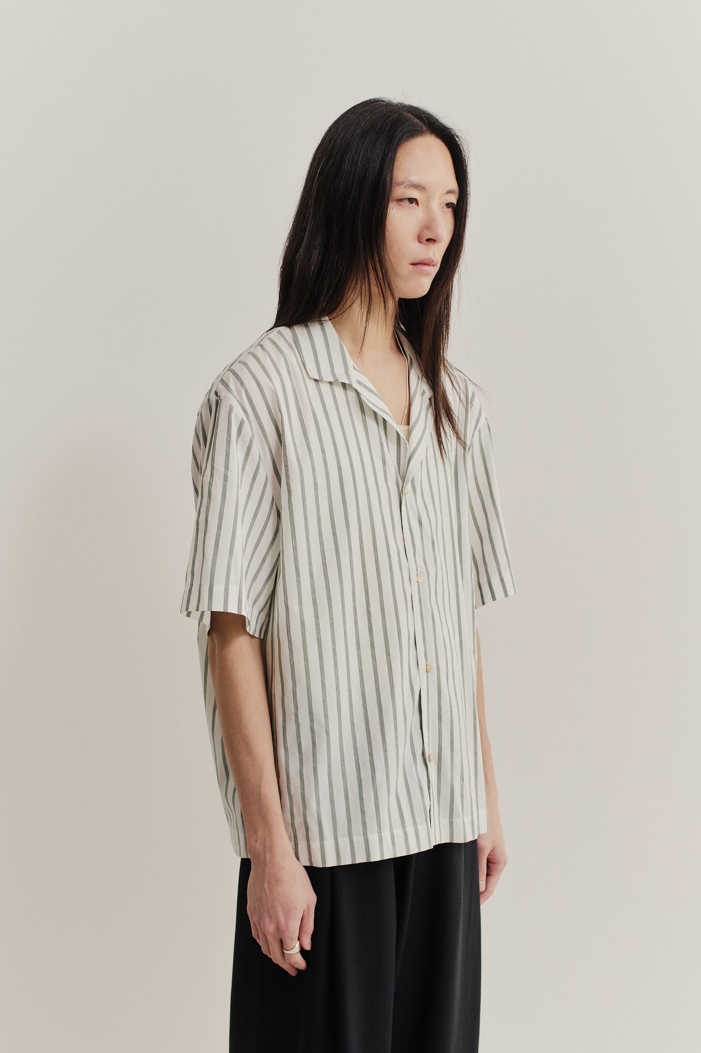 Men's short-sleeved shirt, cotton-silk-linen blend, washed finish, off-white with green stripes, notched collar.