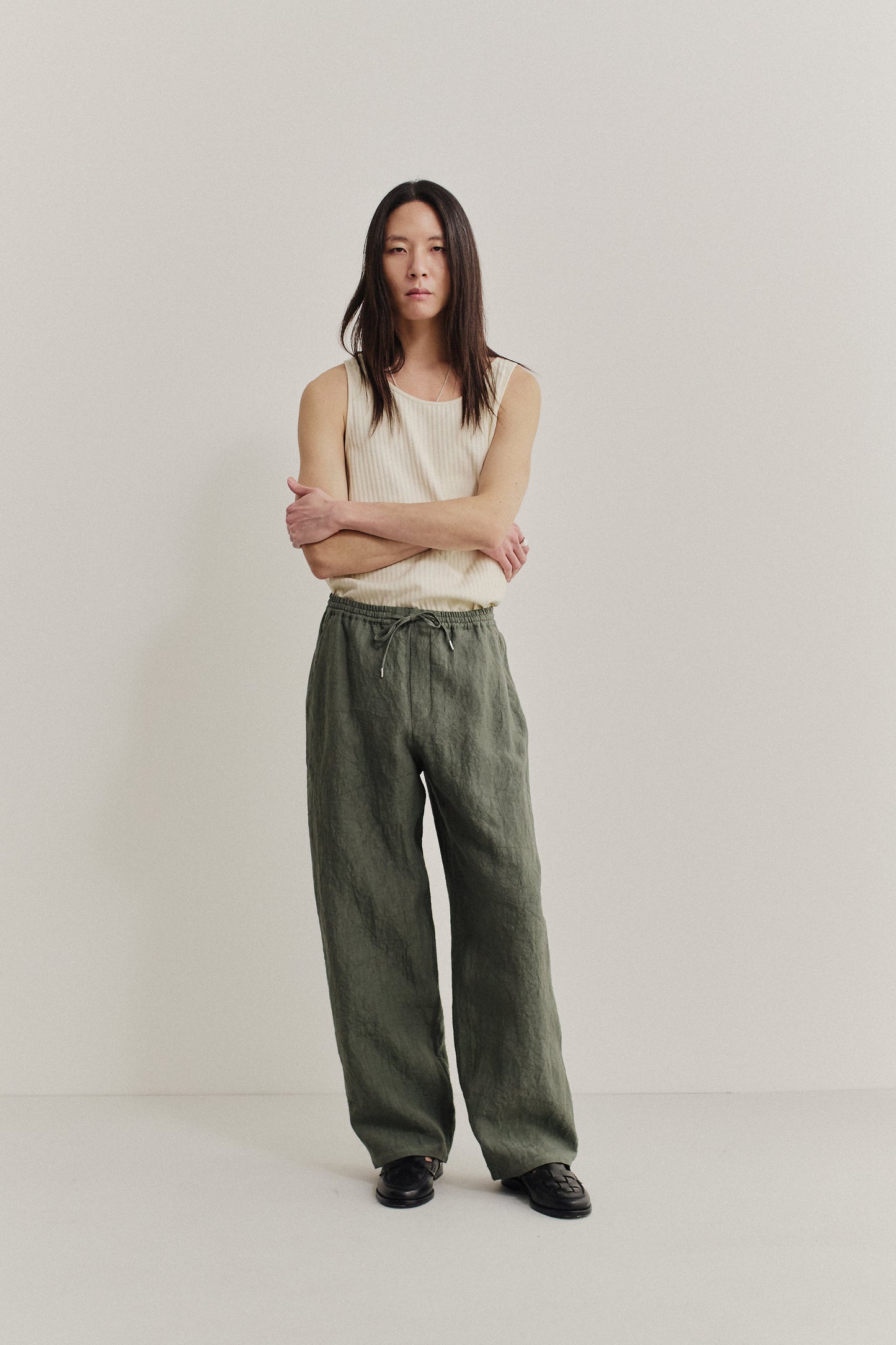 Men's long-pants, Japanese linen, sun-dried, olive green, wide straight fit, elasticated waist.