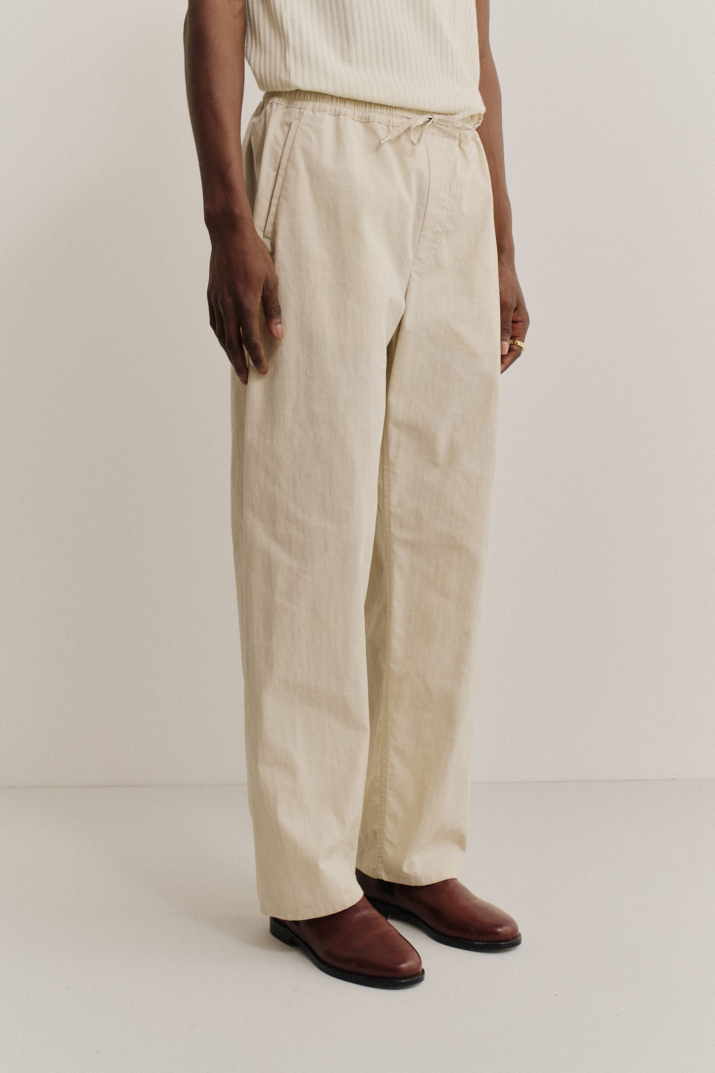 Men's long pants, cotton mix ripstop, beige, wide straight fit, elasticated waist, front welt pockets.