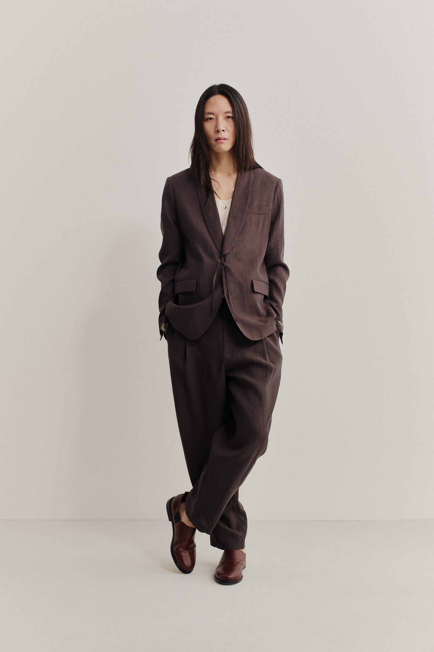 Men's tailoring, Shinji Blazer and trousers, 100% linen, burnt umber, shawl collar, kimono-inspired closure.