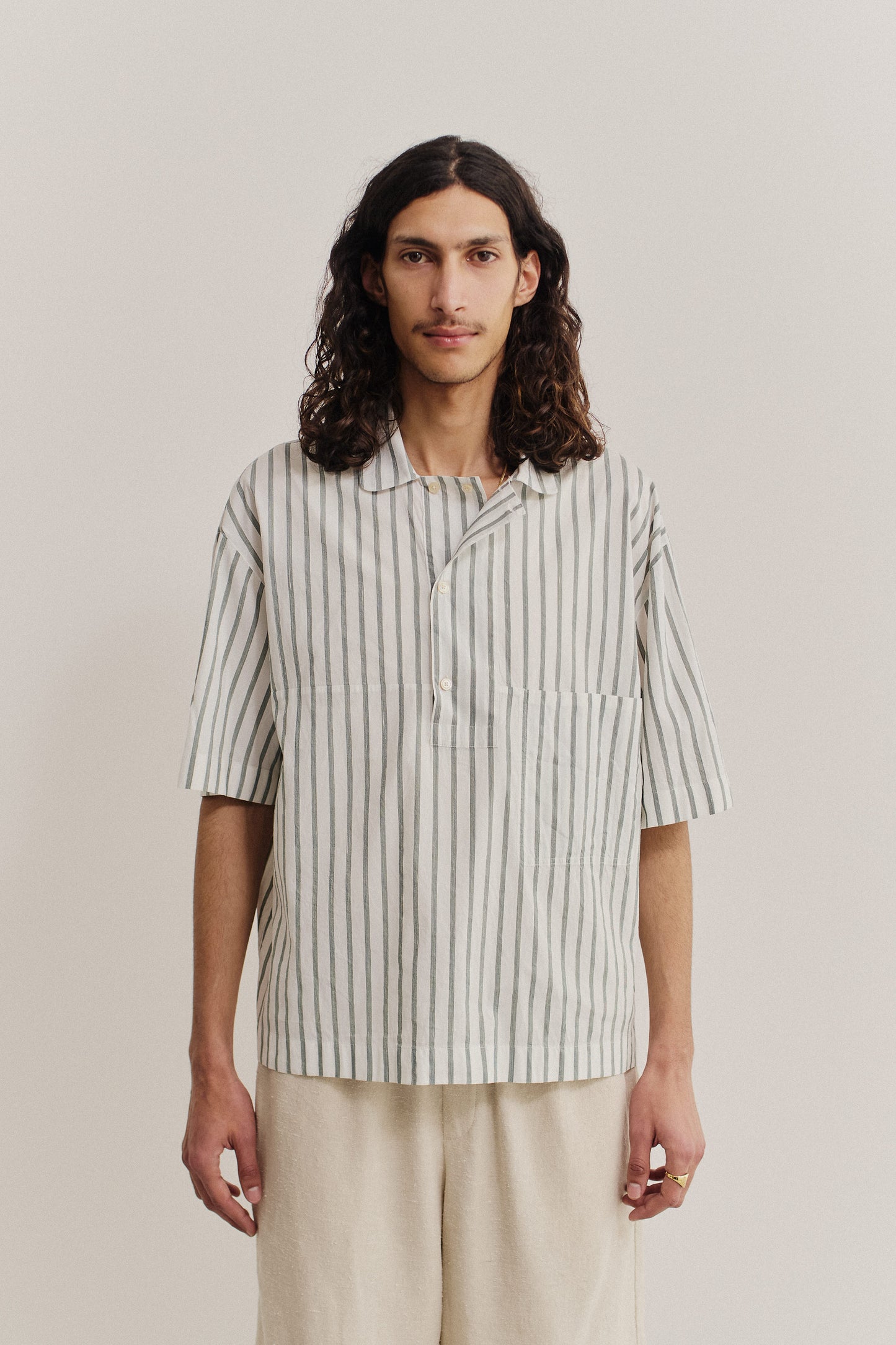 Men's short-sleeved shirt, cotton-silk-linen blend, washed, light green and white striped.