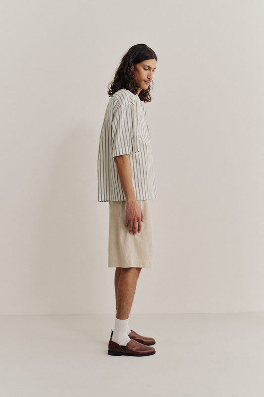 Men's short-sleeved shirt, cotton-silk-linen blend, washed, white with fine stripes.