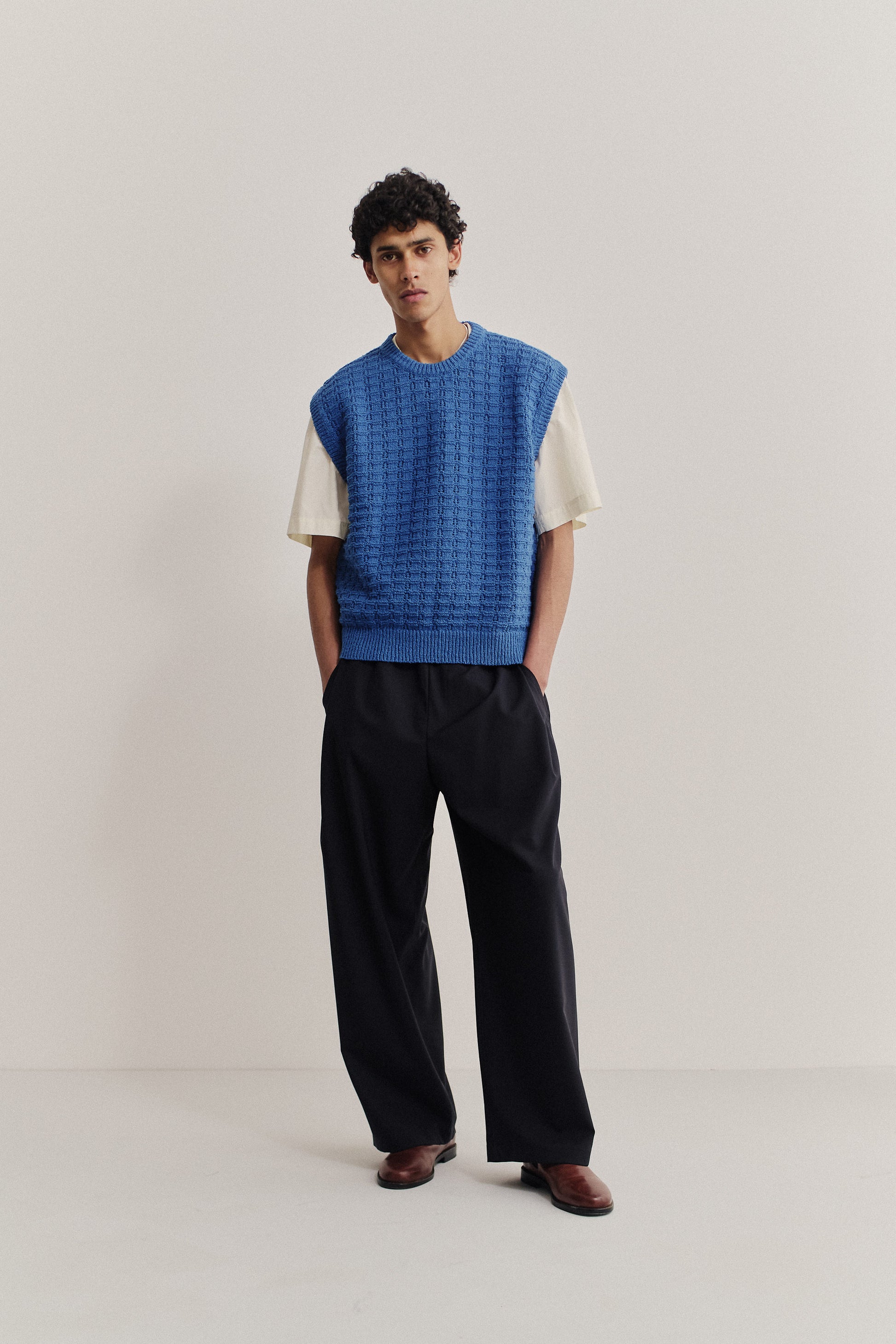 Men's knit vest, 100% organic cotton bouclé, openwork knit, blue, oversized fit.