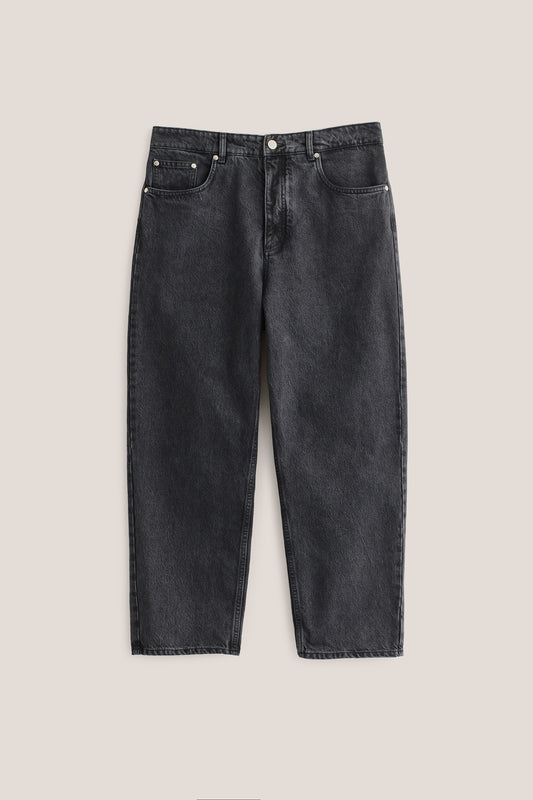 Men's long-pants, organic cotton, stone washed, dark grey Terek Jeans with loose fit and tapered leg.