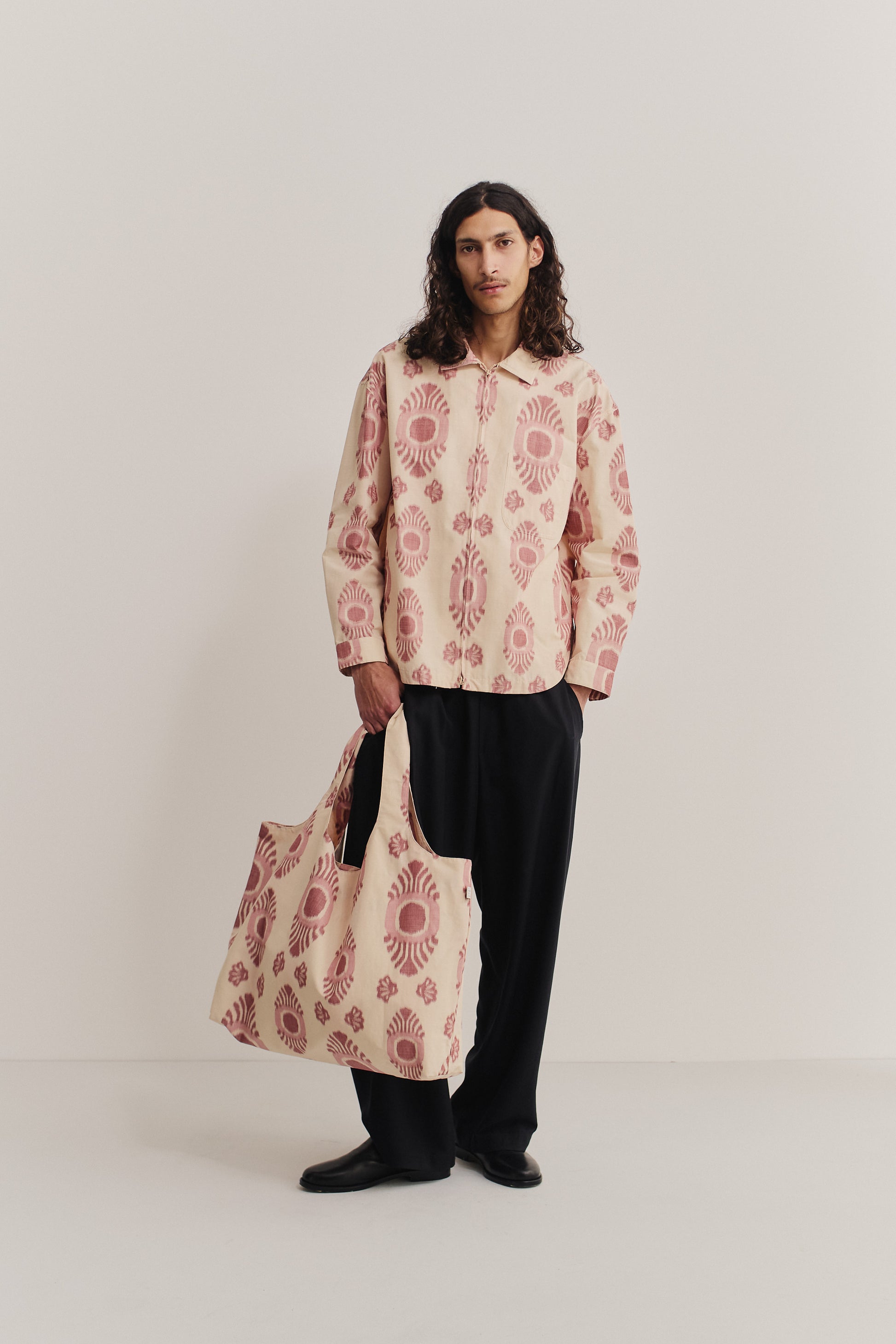 Women's accessories, Thika Bag, cotton and recycled polyester blend, ikat pattern, beige with pink print.
