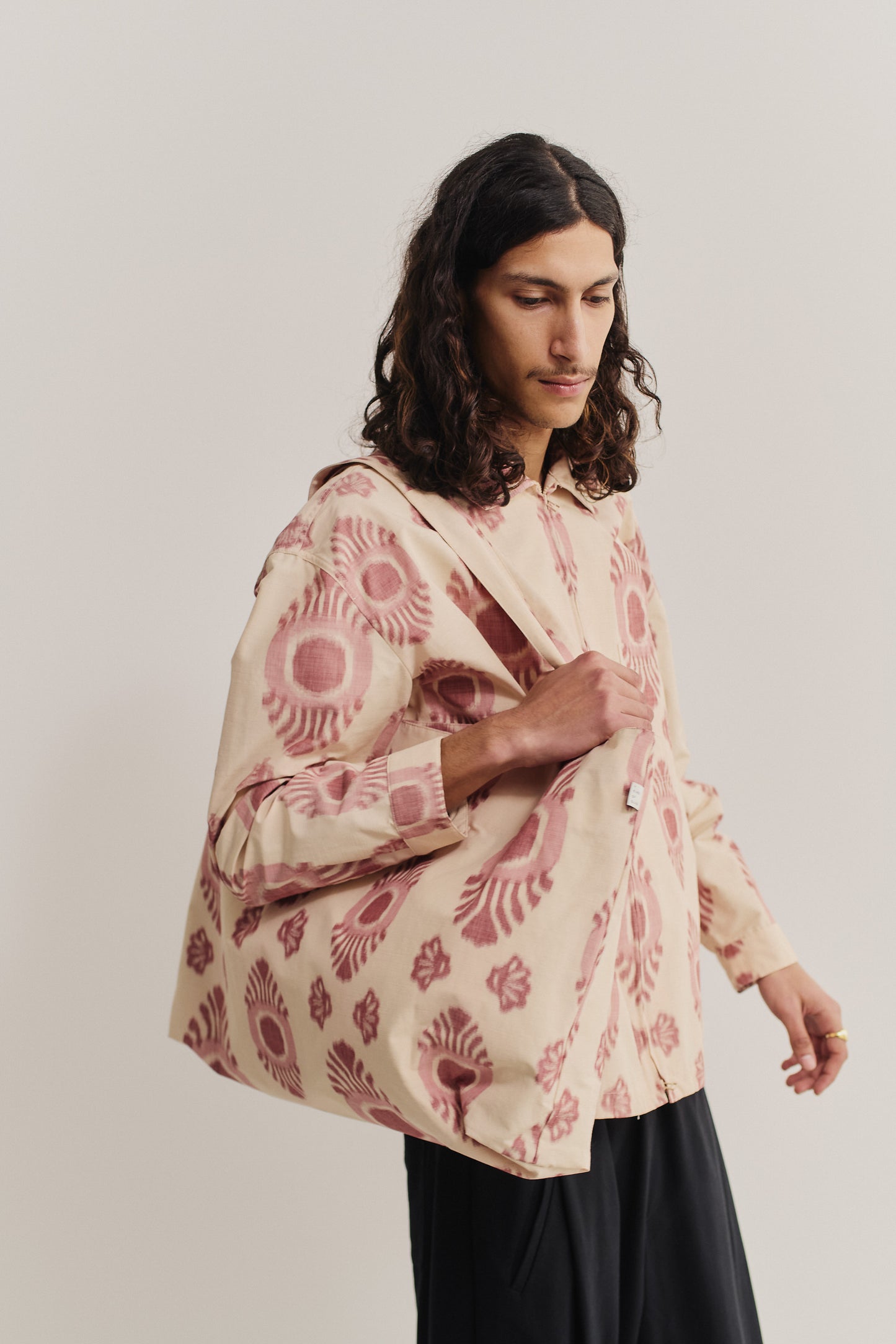 Women's accessories, Thika Bag, cotton and recycled polyester blend, ikat print, beige and red.