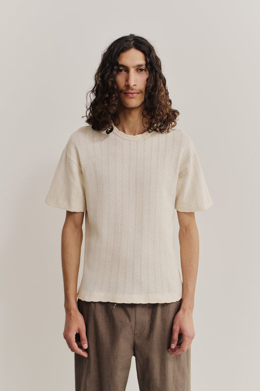 Men's jersey short-sleeved shirt, open-knit cotton-linen mix, off-white, boxy fit, dropped shoulders.