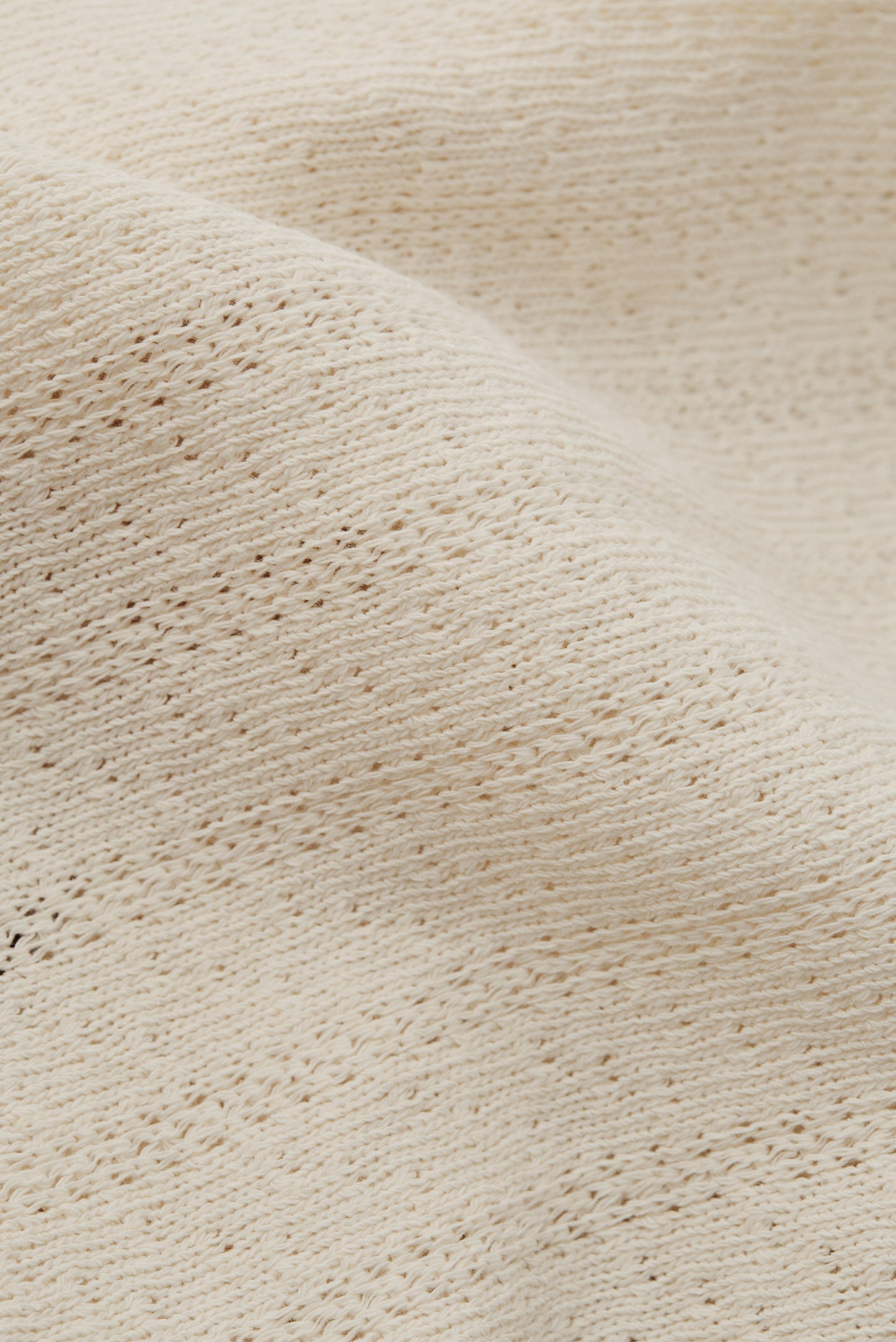 Men's jersey short-sleeved shirt, open-knit organic cotton-linen blend, natural off-white.